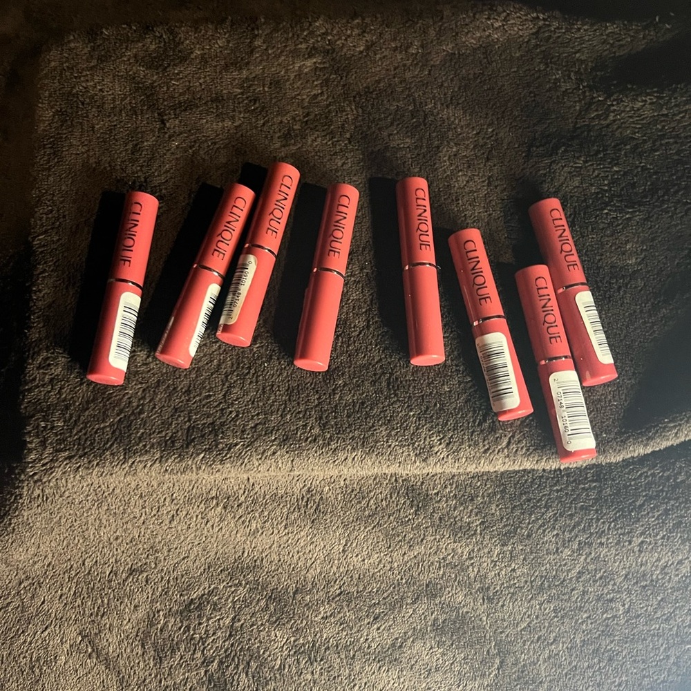 Clinique Lip Balm  in Coral Hues